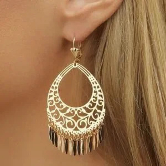 Jewelry - NEW?18K Gold Plated Filigree Cut-out Dangling Chandelier Earrings